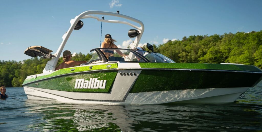 Malibu 21 LX with a sparkly green hull