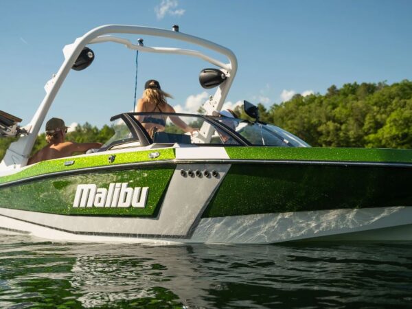 Malibu 21 LX with a sparkly green hull