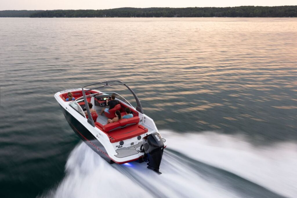 2023 Four Winns HD3 OB with a black hull and red interior