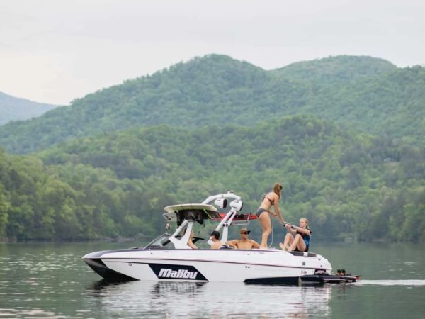 Malibu 20 VTX with a white and black hull