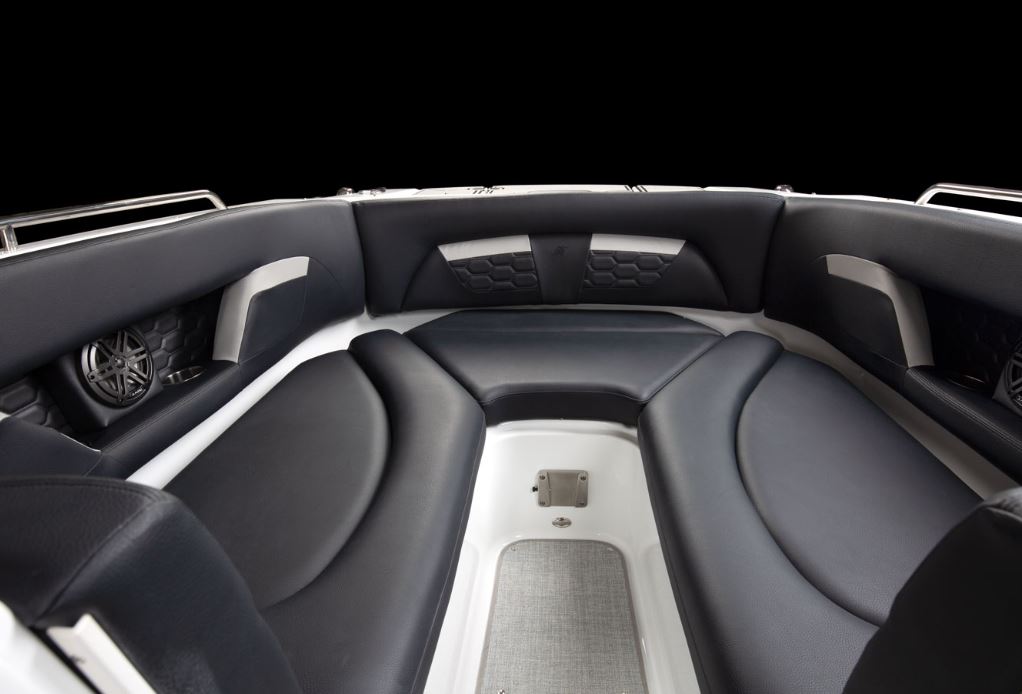 4 seating in the bow