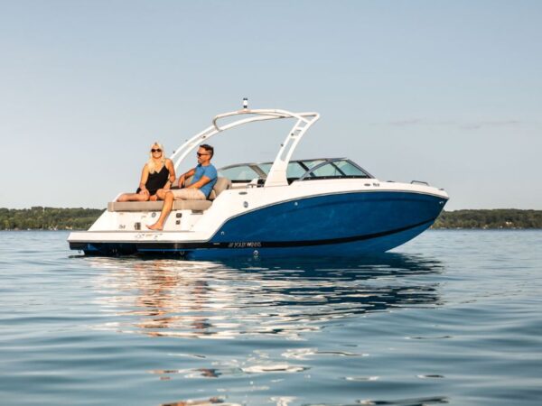 2023 Four Winns HD3 with a blue hull and a black stripe