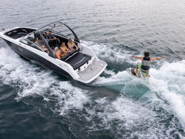 2023 Four Winns HD8 Surf birds eye view