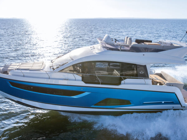 Sealine F430 with a light blue hull