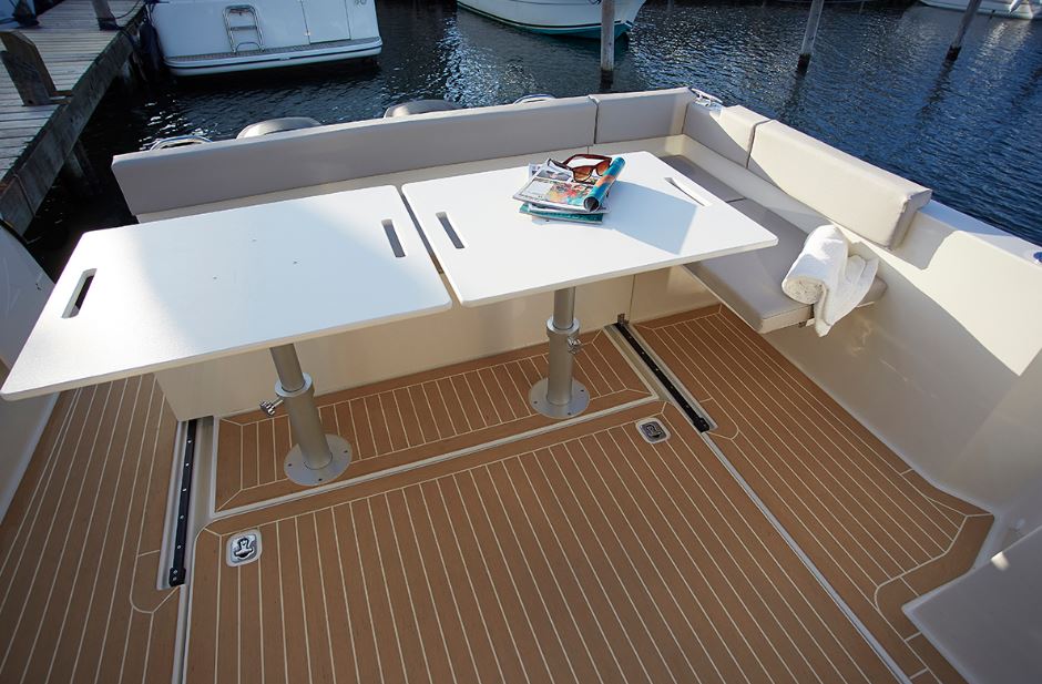 outside seating area with dinging table