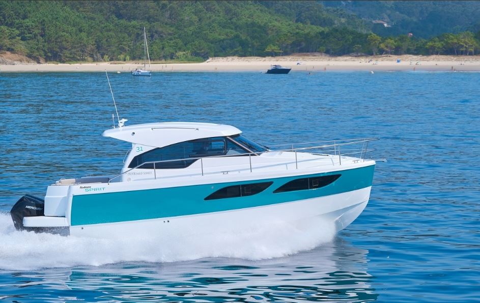 Rodman Spirit 31′ Outboard with light blue hull