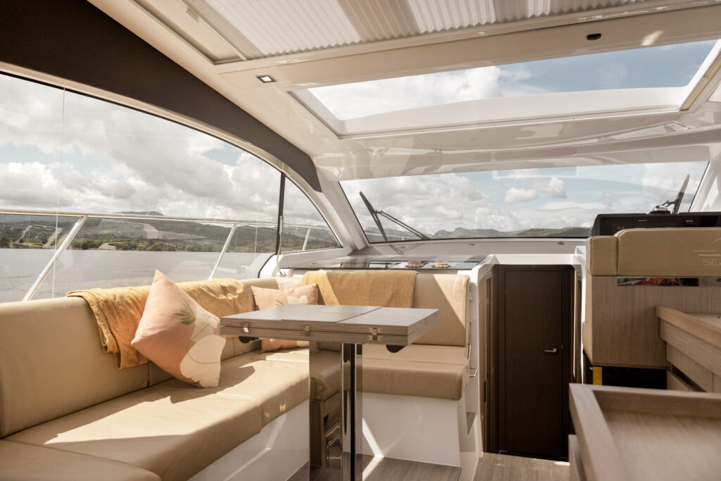 dining area inside 2023 Sealine C390