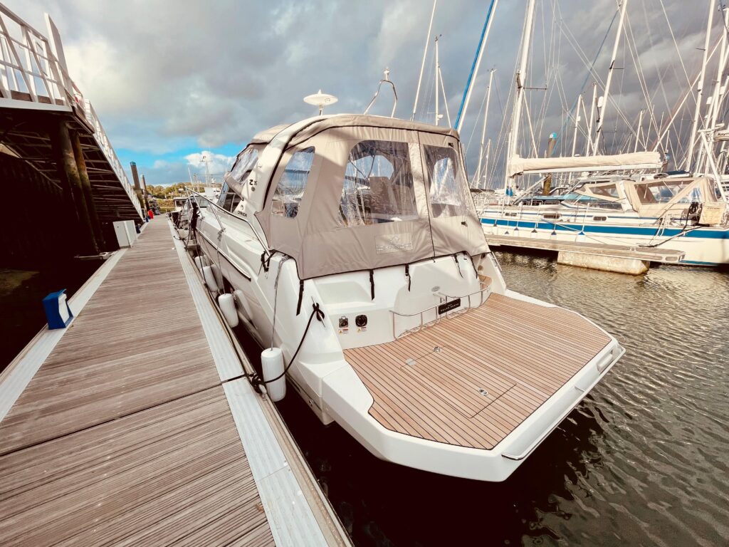 2025 Cranchi Z35 image 3