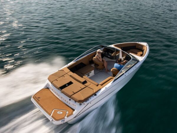 2023 Four Winns HD4 with tan interior