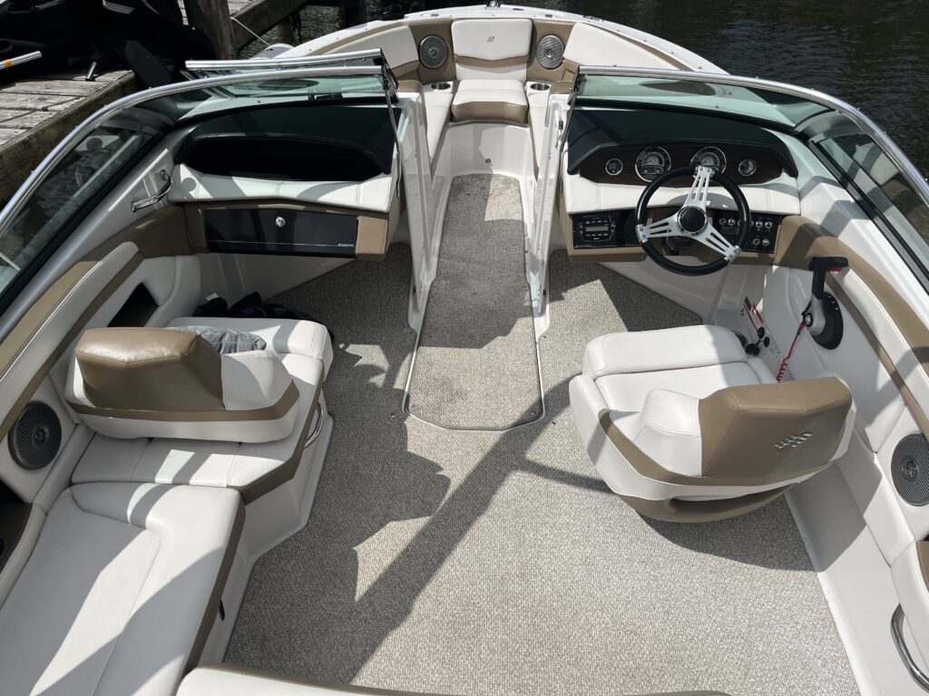2016 Four Winns H210 image 2
