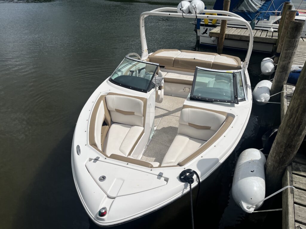2016 Four Winns H210 image 15