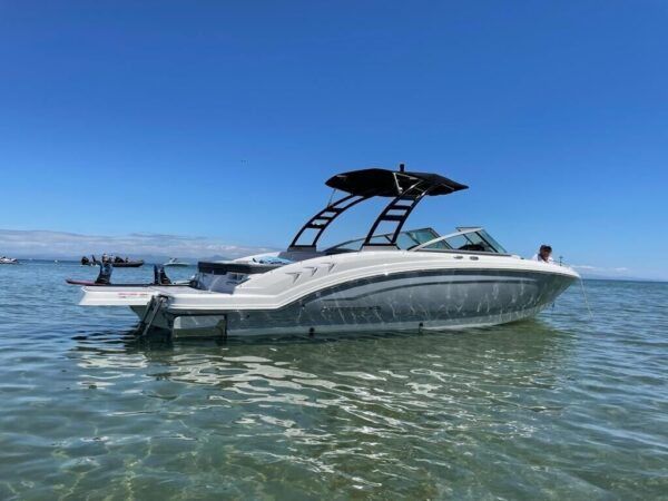 2021 Chaparral 23 with gray hull