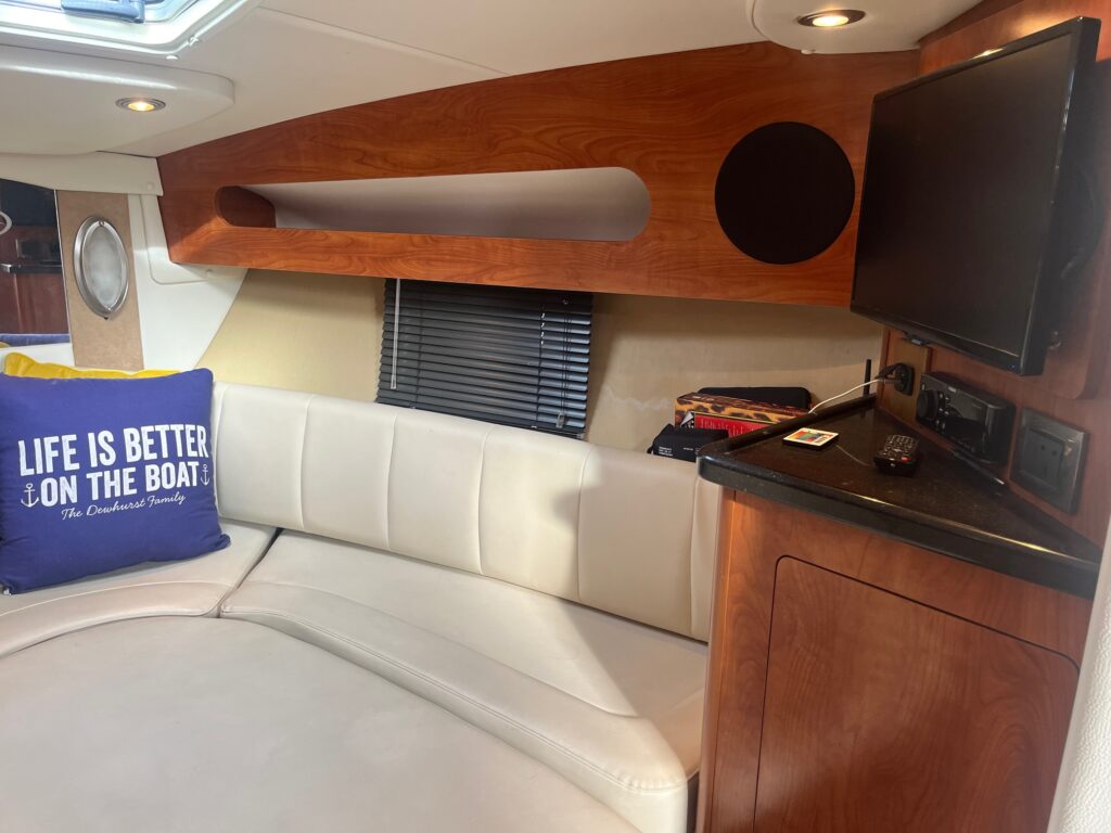 2010 Rinker 280 image 19