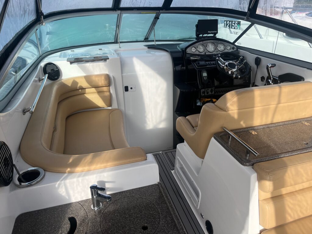 2010 Rinker 280 image 23