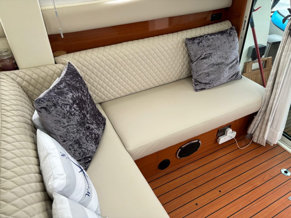 2007 Jeanneau Prestige 36 image 12