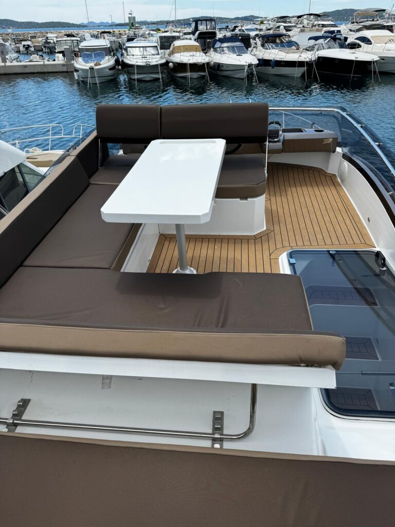 2018 Galeon 360 Fly image 19