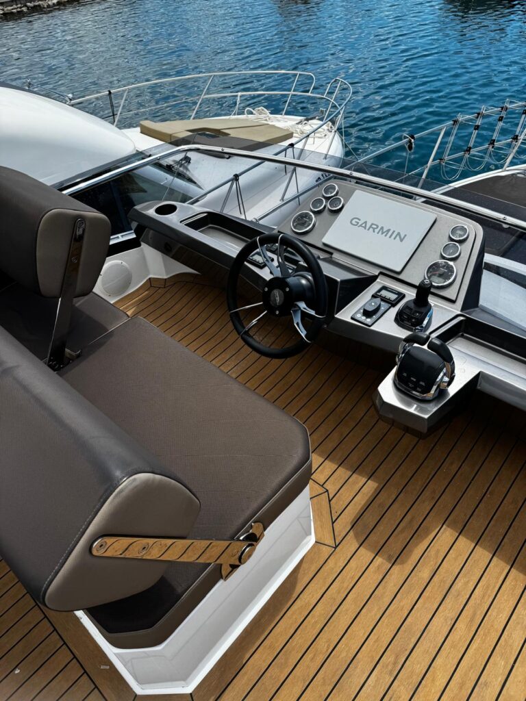 2018 Galeon 360 Fly image 6
