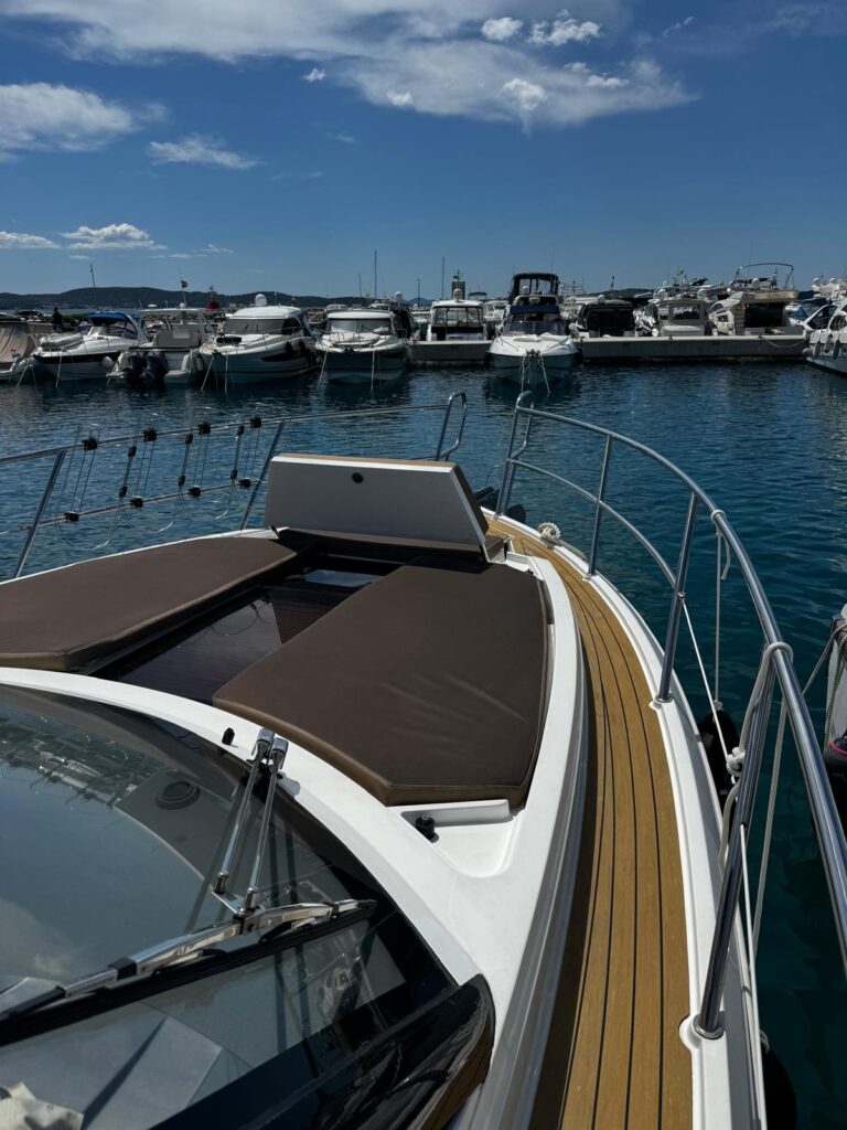 2018 Galeon 360 Fly image 8