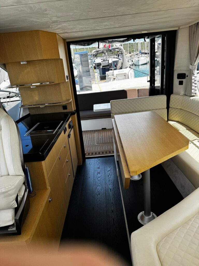 2018 Galeon 360 Fly image 17