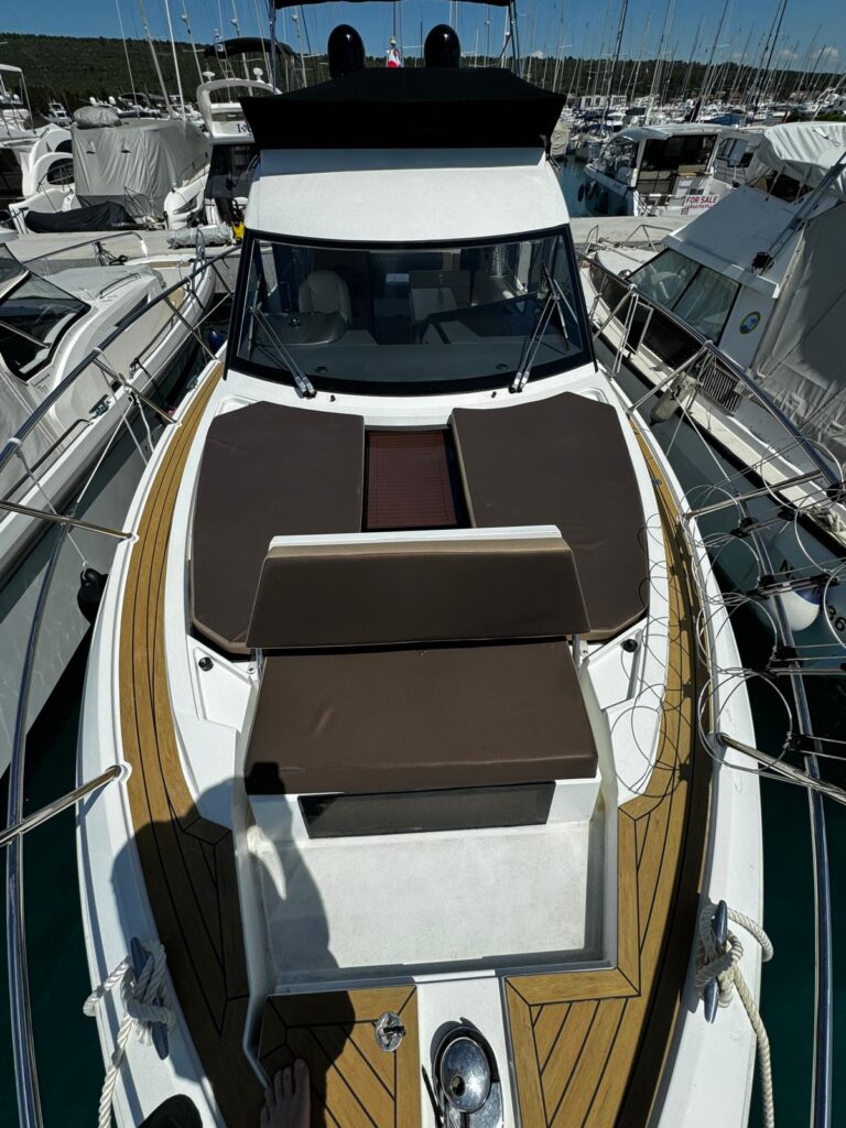 2018 Galeon 360 Fly image 9