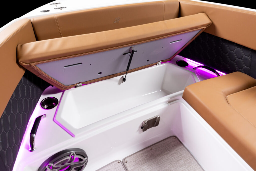 H9_OB_IMAGE_INTERIOR_BOW_SEATING_STORAGE