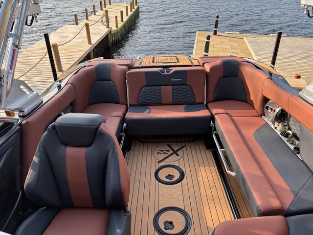 2021 Mastercraft X22 image 25