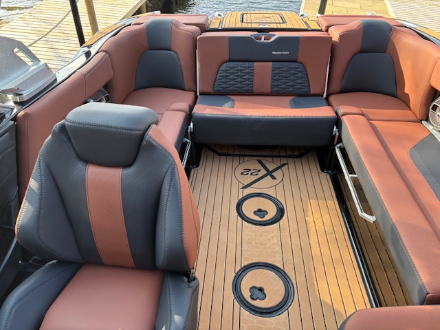 2021 Mastercraft X22 image 17