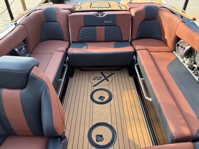 2021 Mastercraft X22 image 16