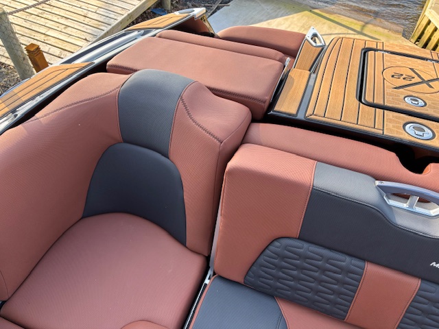 2021 Mastercraft X22 image 15