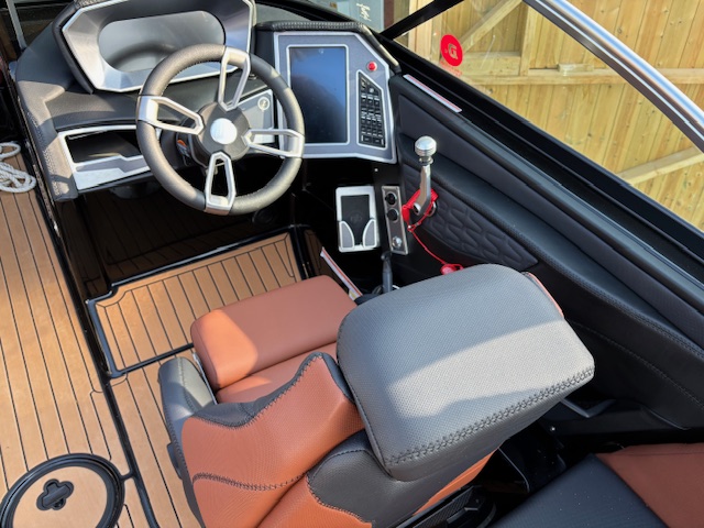 2021 Mastercraft X22 image 9