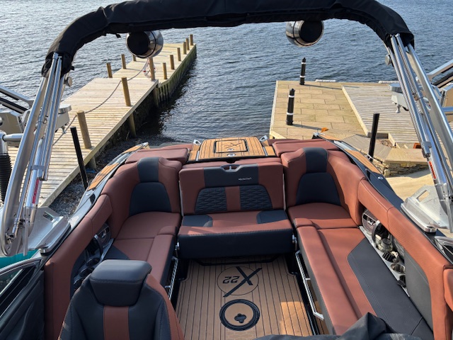 2021 Mastercraft X22 image 11