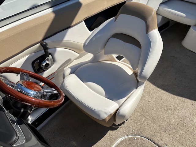 2011 Four Winns H200 image 17