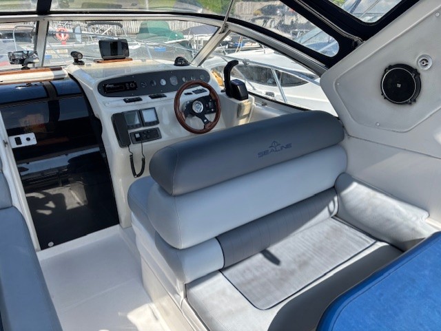 2001 Sealine S28 image 6