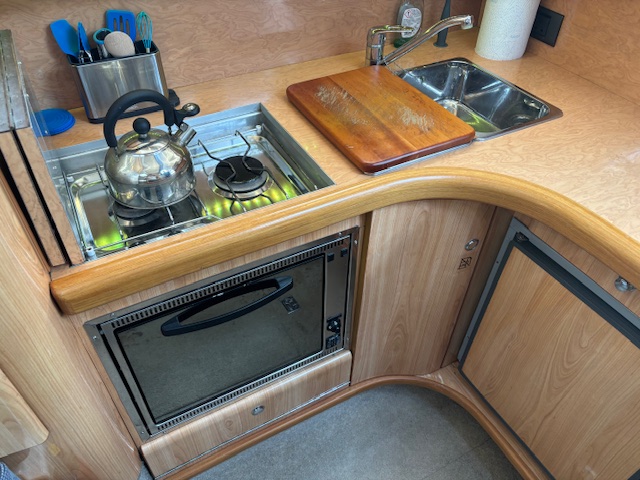 2001 Sealine S28 image 11