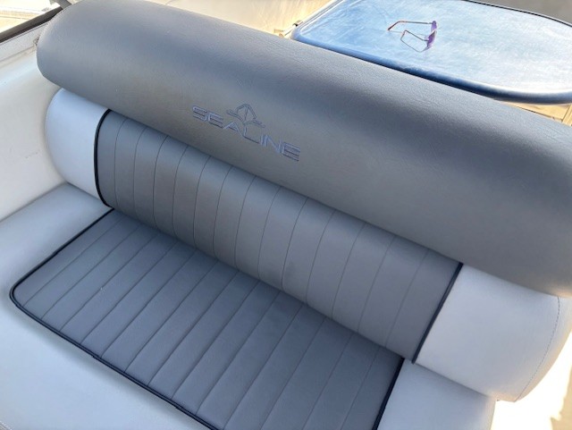 2001 Sealine S28 image 10