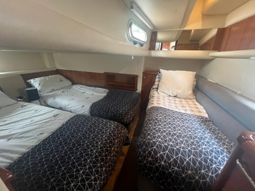 2004 Sealine S38 image 32