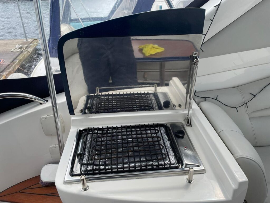 2004 Sealine S38 image 21