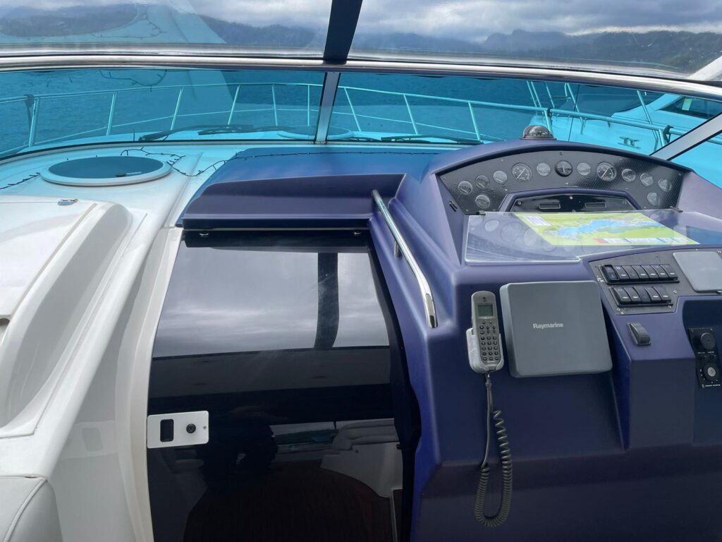 2004 Sealine S38 image 14