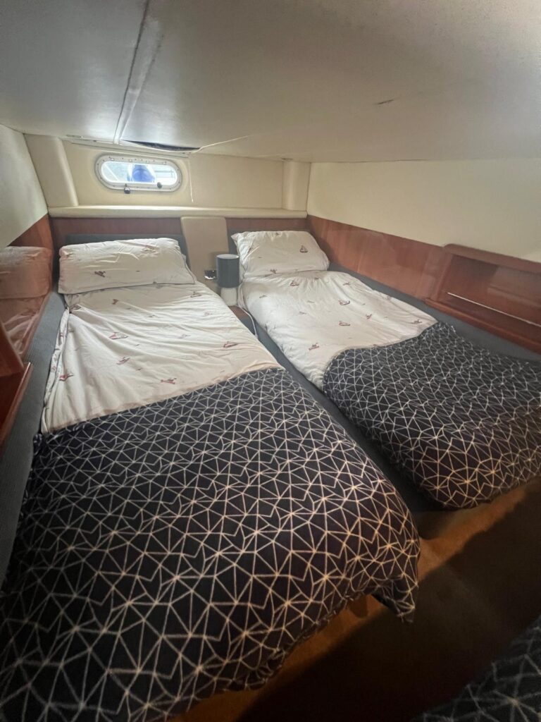 2004 Sealine S38 image 30
