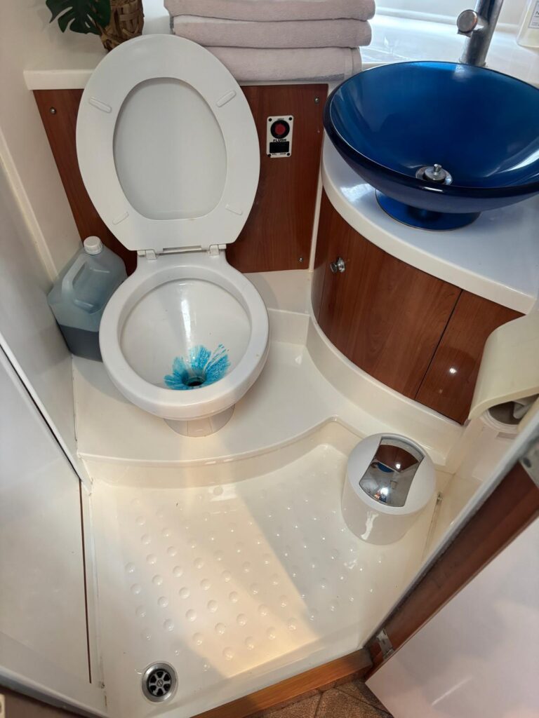 2004 Sealine S38 image 19