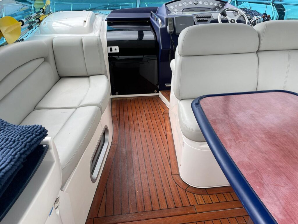 2004 Sealine S38 image 11