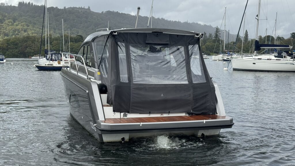 2023 Sealine S335 image 3