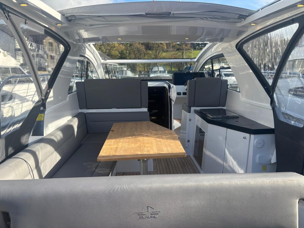 2023 Sealine S335 image 42