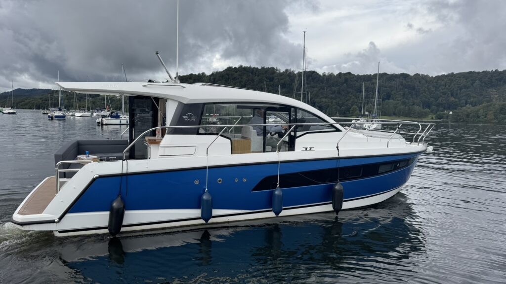 2023 Sealine C335 Ex VAT image 2