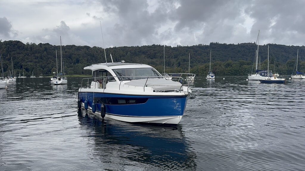 2023 Sealine C335 Ex VAT image 3