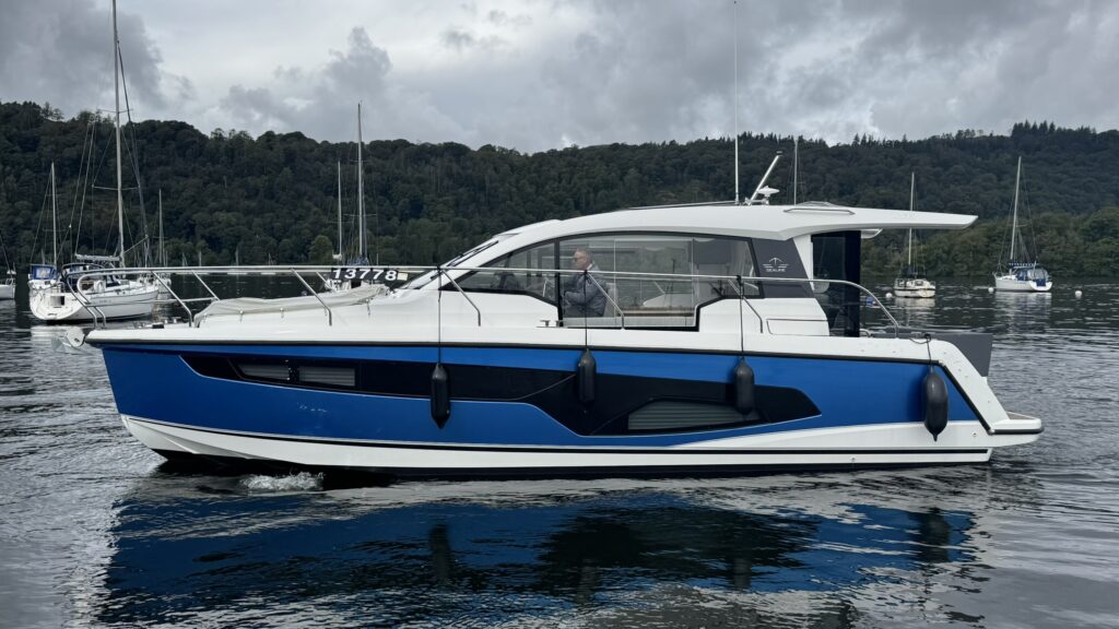 2023 Sealine C335 Ex VAT image 7
