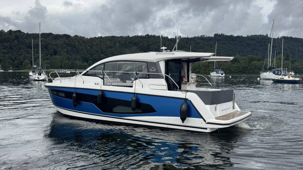 2023 Sealine C335 Ex VAT image 8