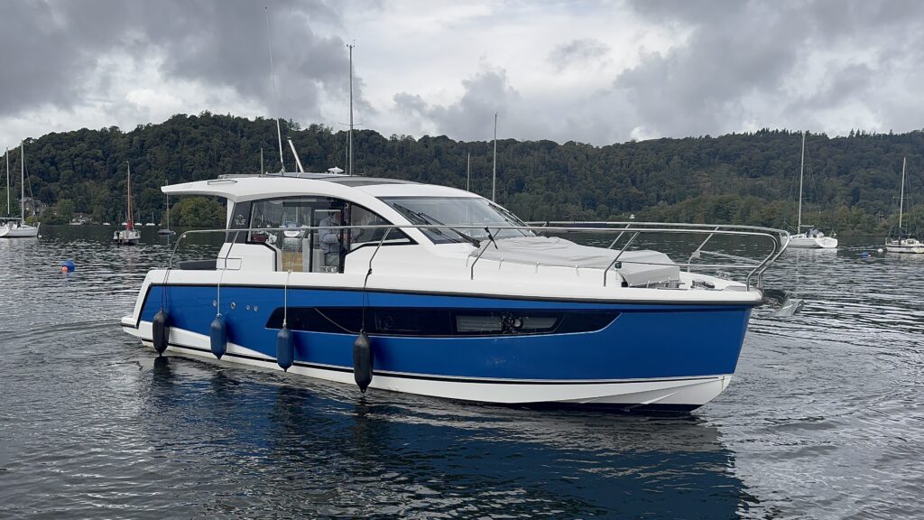 2023 Sealine C335 Ex VAT image 10