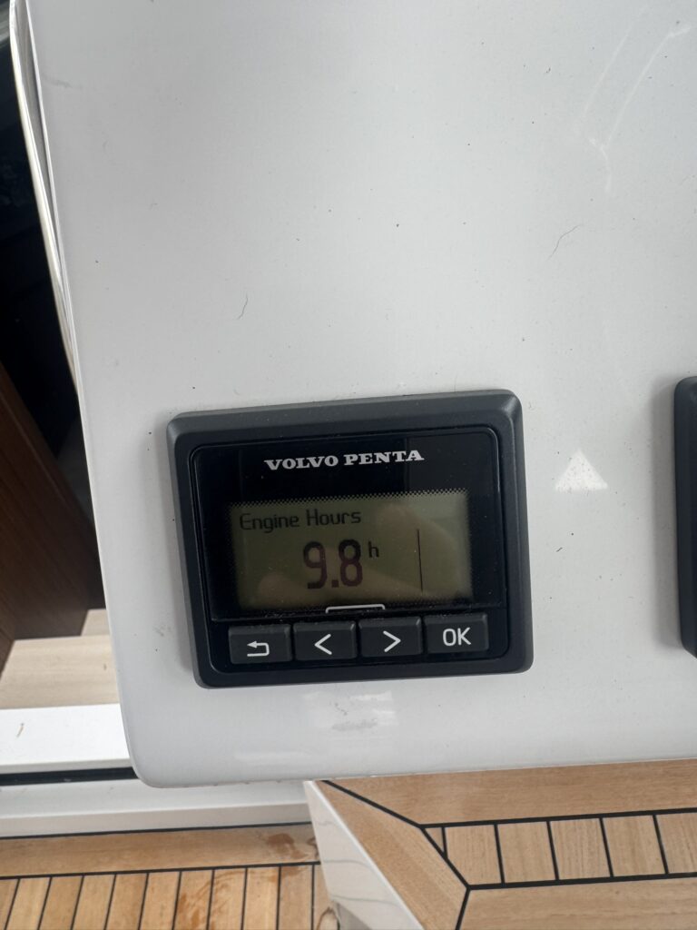 2023 Sealine S335 image 27