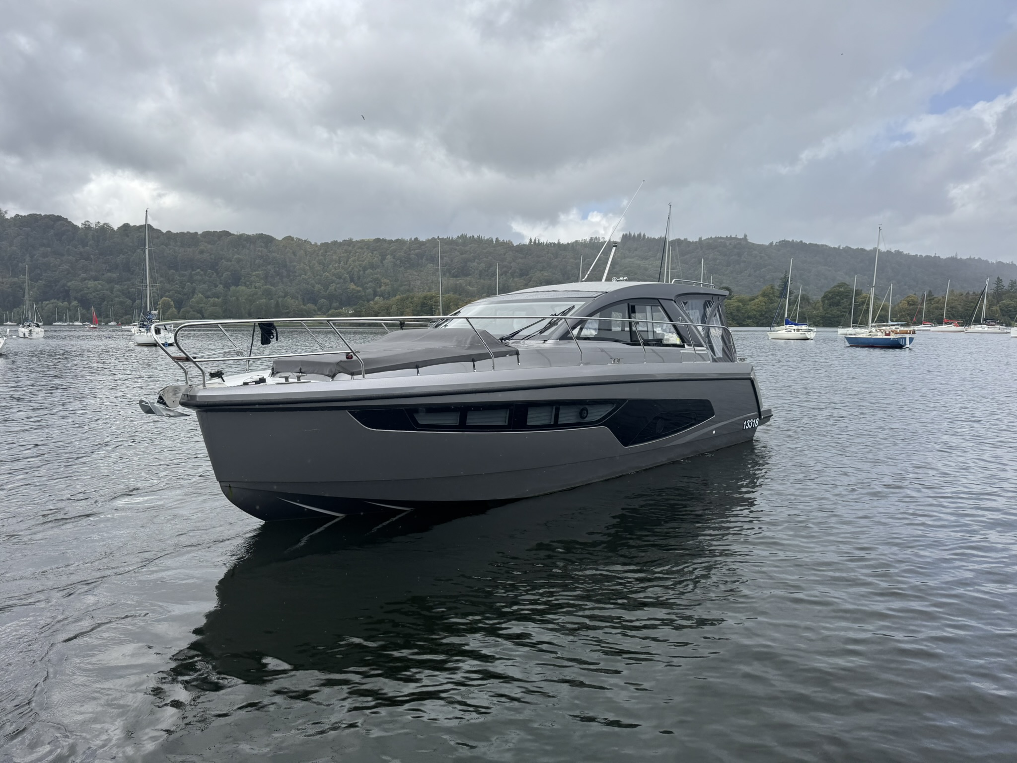 2023 Sealine S335